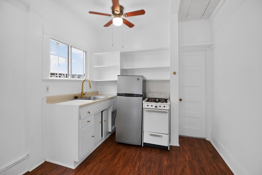 More Photos Of 30 Dudley Ave, Venice Apartments For Sale