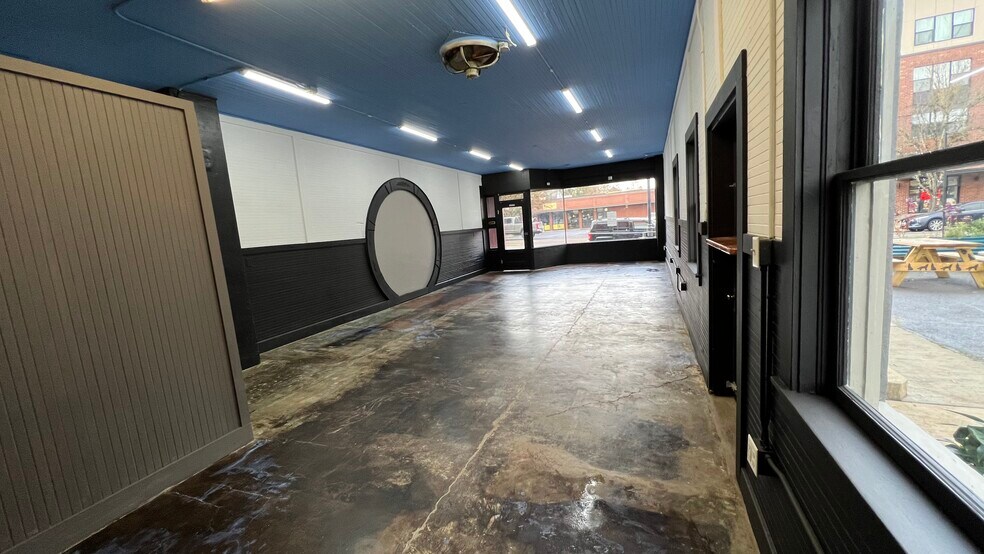 More Photos Of 155 Main St W, Monmouth Storefront For Lease