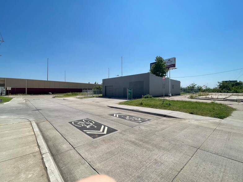 More Photos Of 11 S Western Ave, Oklahoma City Service For Lease