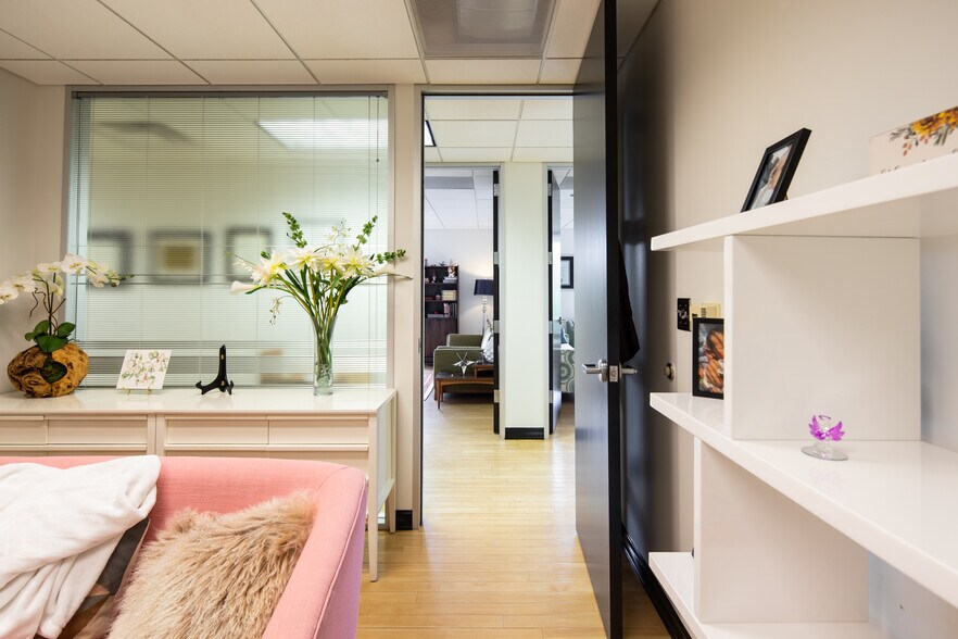 More Photos Of 3200 Steck Ave, Austin Office For Sale