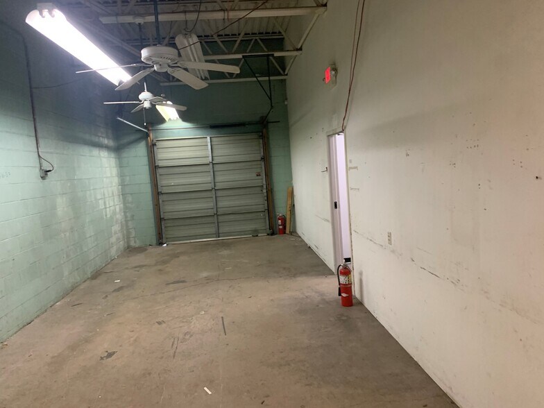 More Photos Of 2520 Sycamore St, Harrisburg Warehouse For Lease