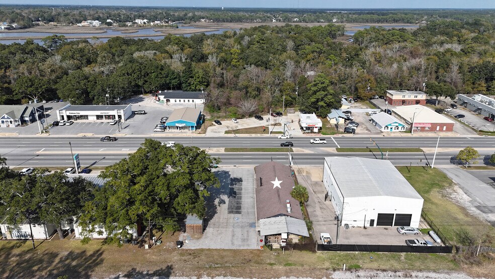 More Photos Of 1220 Bienville Blvd, Ocean Springs General Retail For Lease