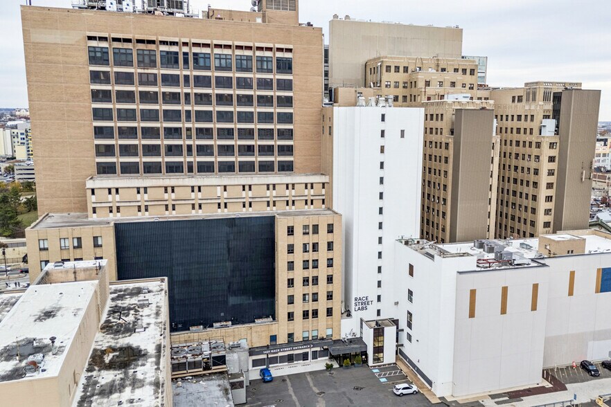 More Photos Of 201-219 N 15th St, Philadelphia Medical For Lease
