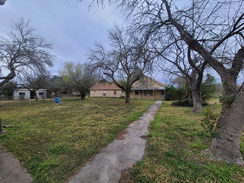More Photos Of 207 W Viggie St, Hebbronville Religious Facility For Sale