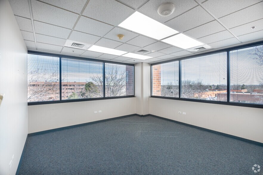 More Photos Of 7110 W Jefferson Ave, Lakewood Unknown For Lease