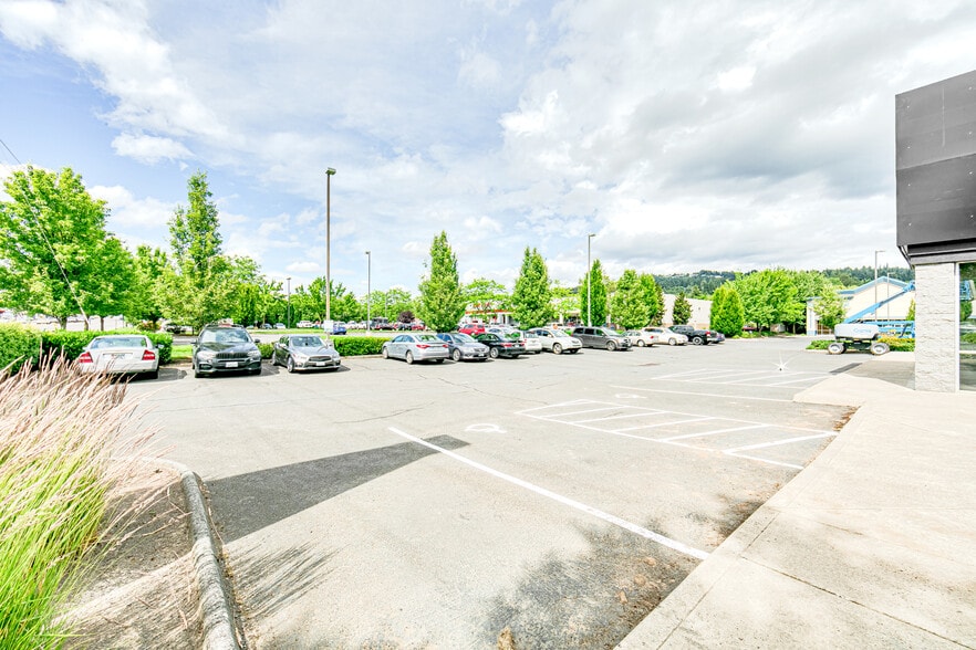 More Photos Of 10800 SE 82nd Ave, Happy Valley Storefront Retail Office For Sale