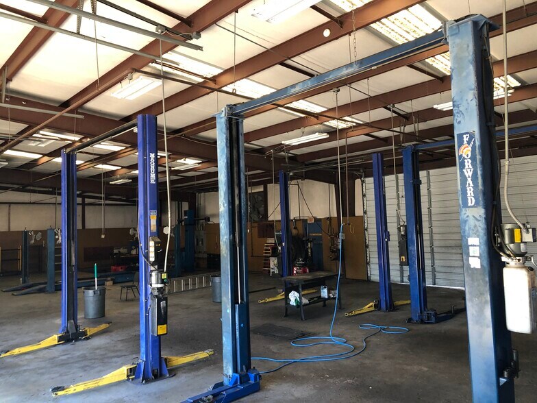 More Photos Of 5113 Raleigh Lagrange Rd, Memphis Auto Repair For Lease