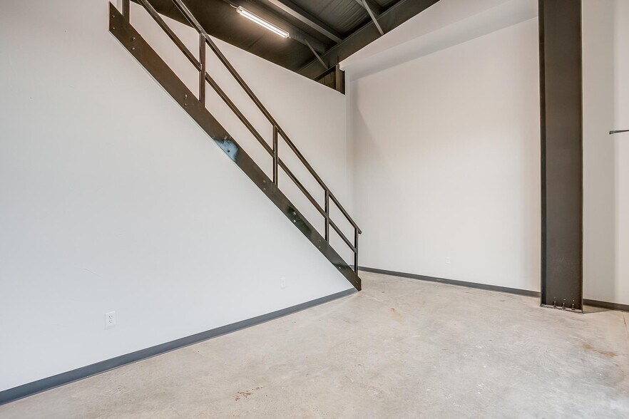 More Photos Of 4939 Fm 920, Weatherford Flex For Sale