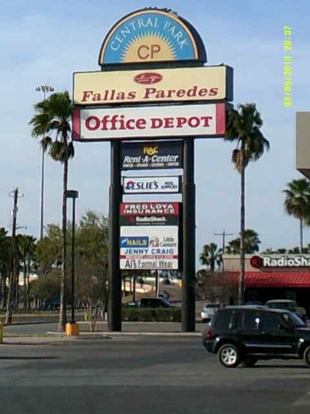 More Photos Of 613 Expressway 77, Harlingen Unknown For Lease