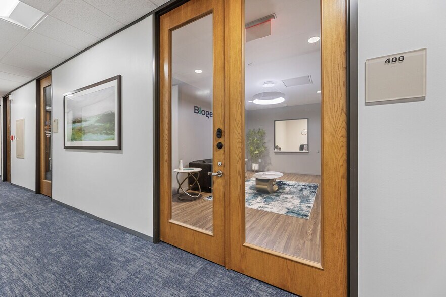 More Photos Of 4747 Bellaire Blvd, Bellaire Unknown For Lease