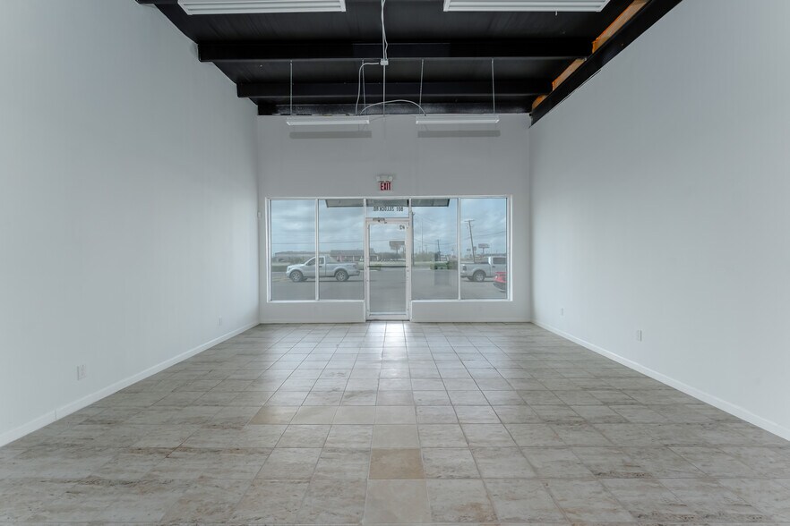 More Photos Of 801 Zillock Rd, San Benito Storefront For Lease