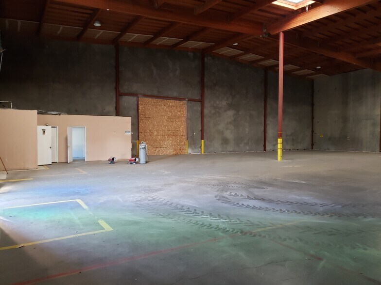 More Photos Of 11345 Commercial Pky, Castroville Warehouse For Lease
