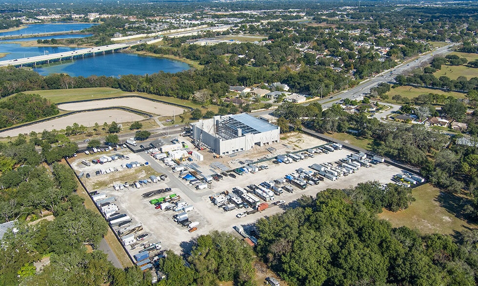 More Photos Of 8550 Old Winter Garden Rd, Orlando Self Storage For Sale