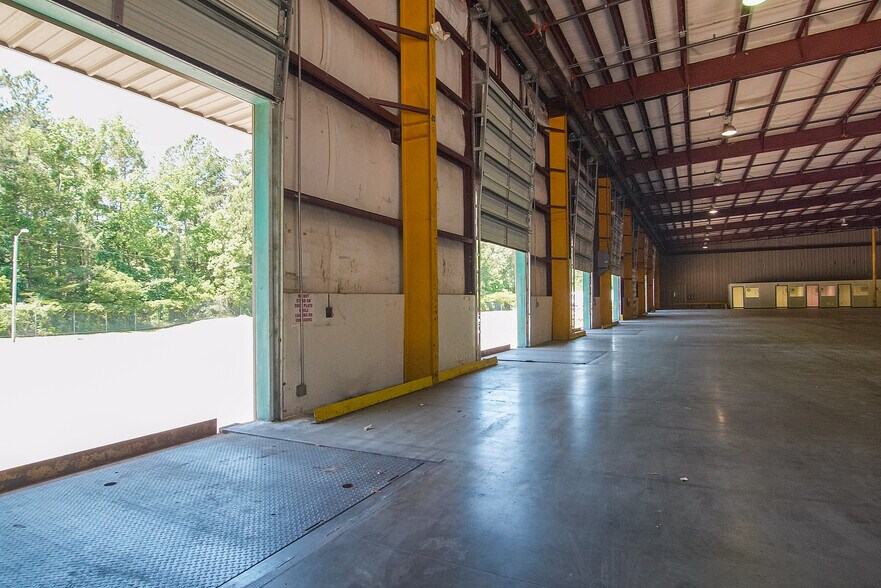 More Photos Of 4597 Appian Way, North Charleston Distribution For Lease