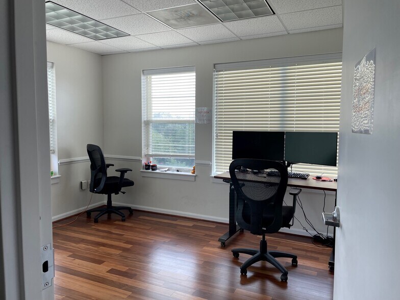 More Photos Of 44031 Pipeline Plz, Ashburn Medical For Lease