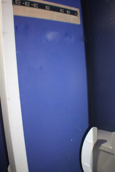 More Photos Of 3907 1/2 Canal St, Houston Bar For Lease