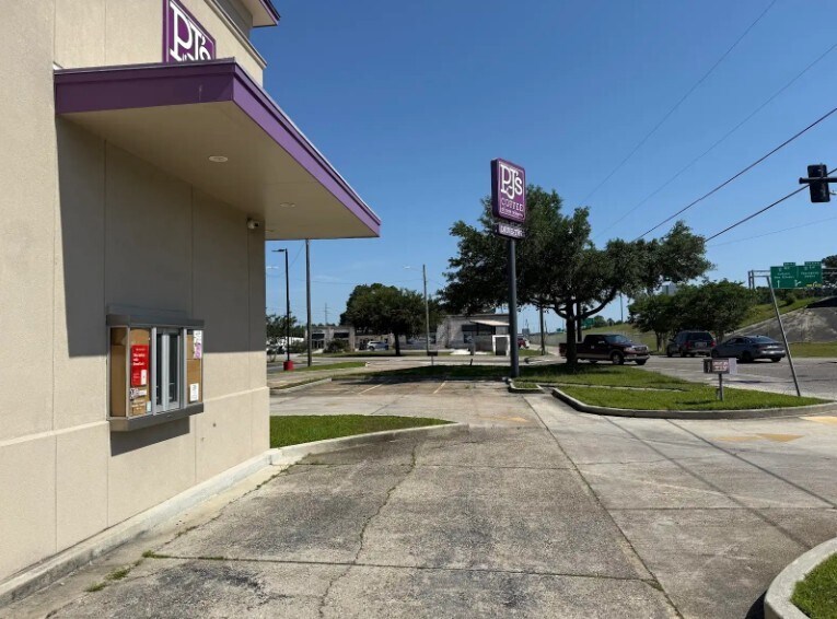 More Photos Of 10439 Diberville Blvd, D'Iberville General Retail For Lease
