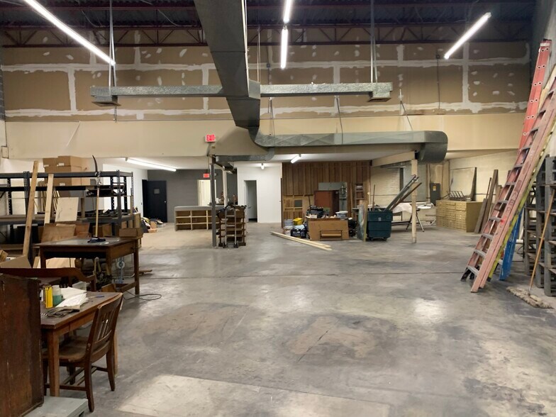 More Photos Of 3415-3501 Windom Rd, Brentwood Warehouse For Lease