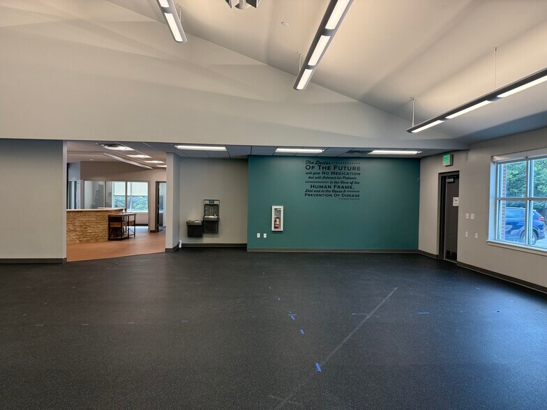 More Photos Of 300 Regent Park Ct, Greenville Office For Lease