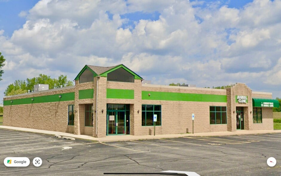 More Photos Of 7358 N Cherryvale Mall Dr, Rockford Storefront Retail Office For Lease