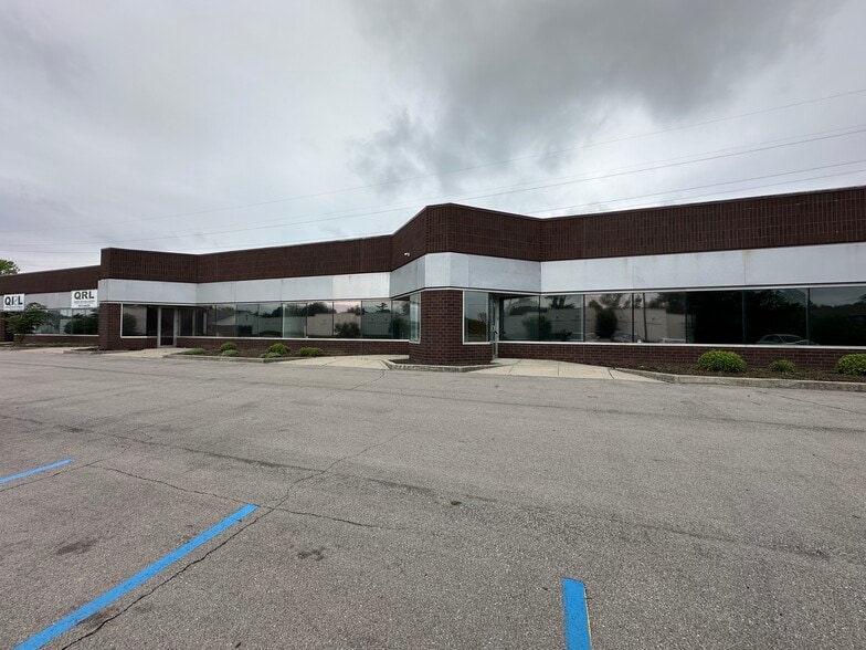 More Photos Of 336 Washington Pointe Dr, Indianapolis Office For Lease