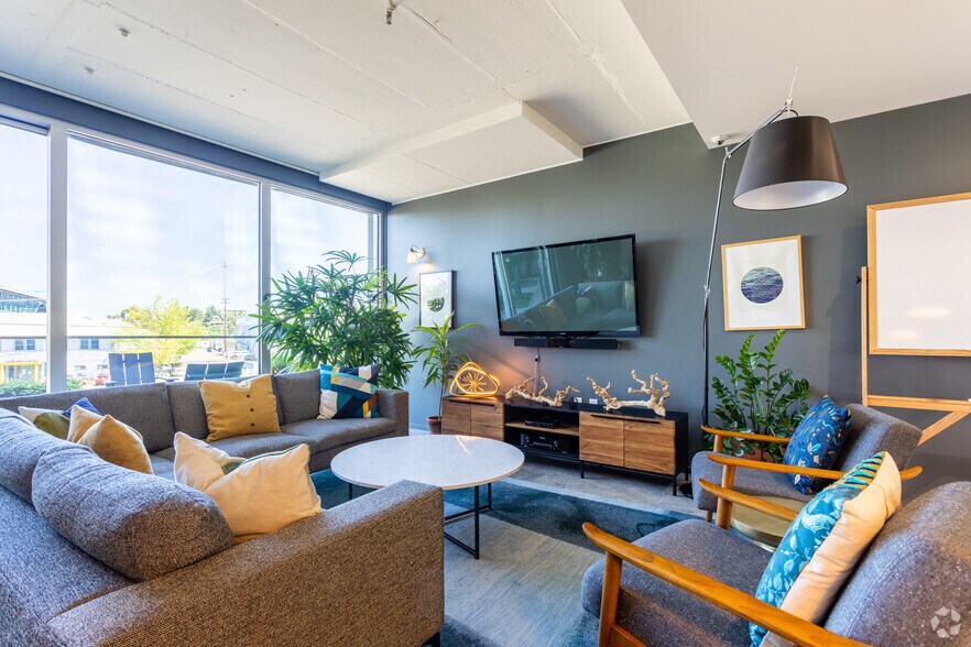 More Photos Of 3155 S Moody Ave, Portland Apartments For Lease