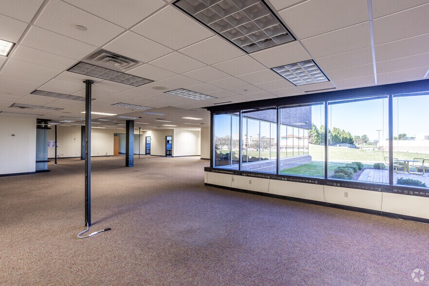 More Photos Of 4445 Corporate Dr, West Des Moines Medical For Lease