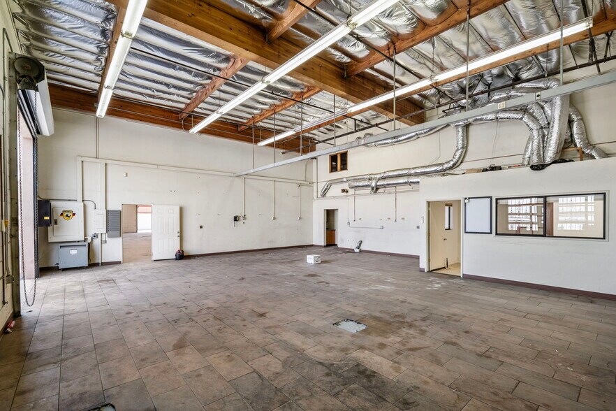 More Photos Of 501 Industrial Way, Fallbrook Manufacturing For Lease