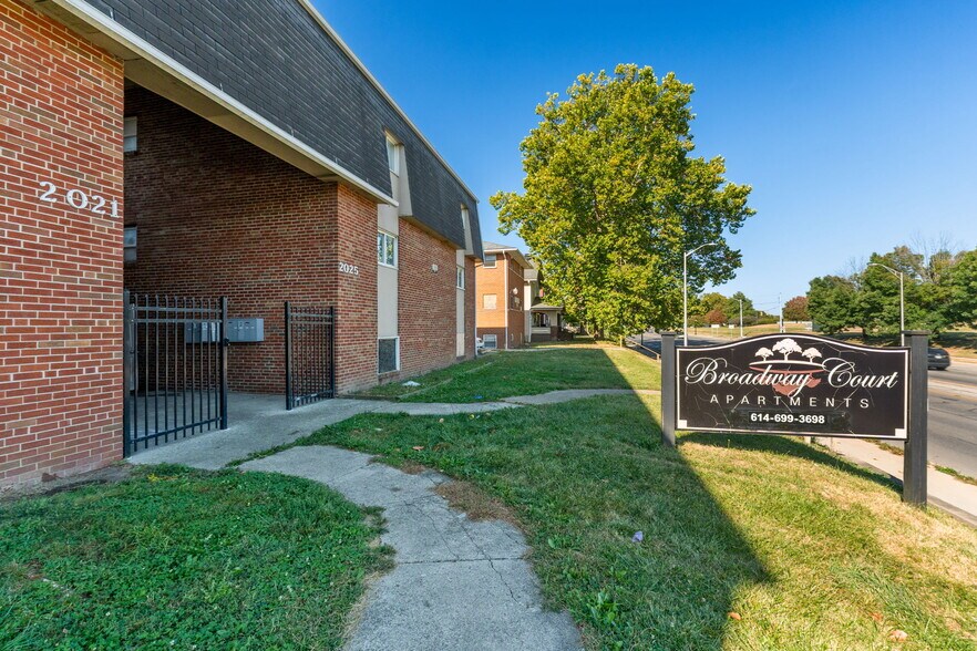 More Photos Of 2031-2033 W Broad St, Columbus Apartments For Sale