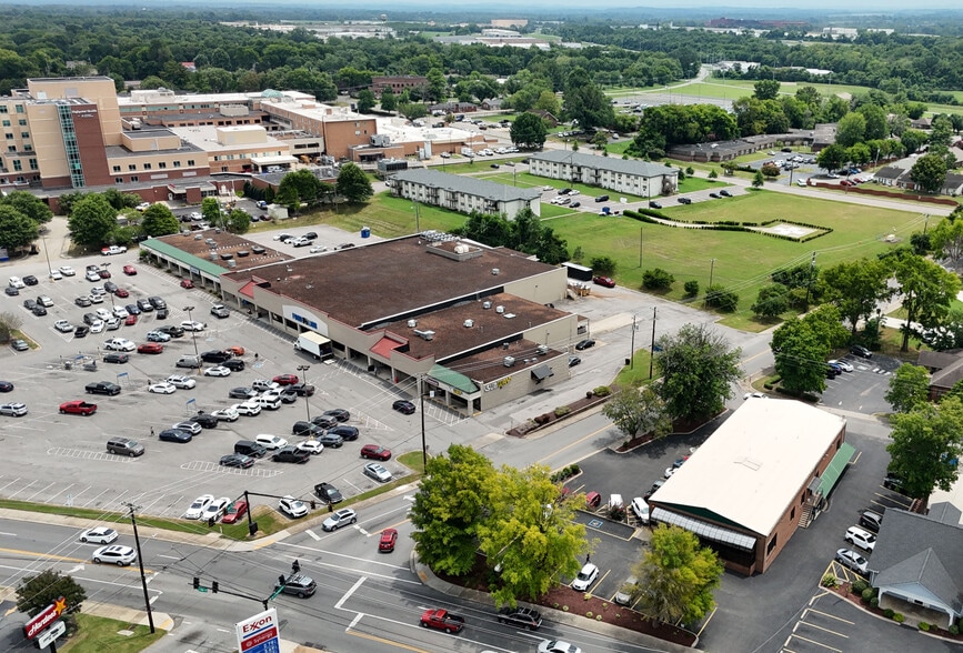 More Photos Of 437 E Main St, Gallatin Medical For Lease