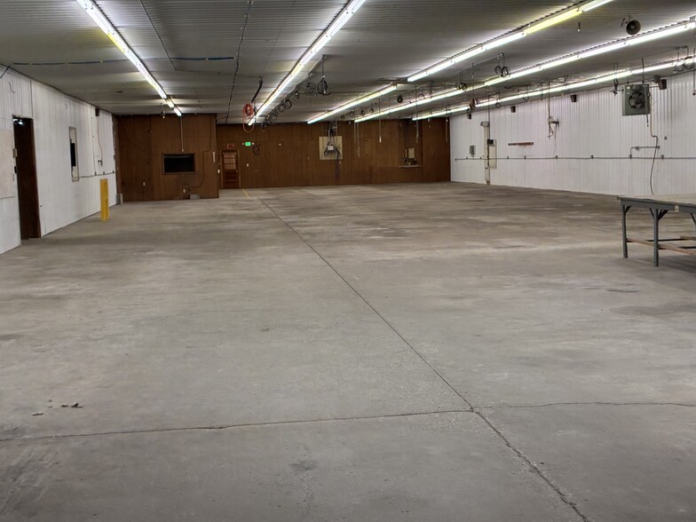 More Photos Of 1851 Dogwood Rd, Bremen Manufacturing For Sale