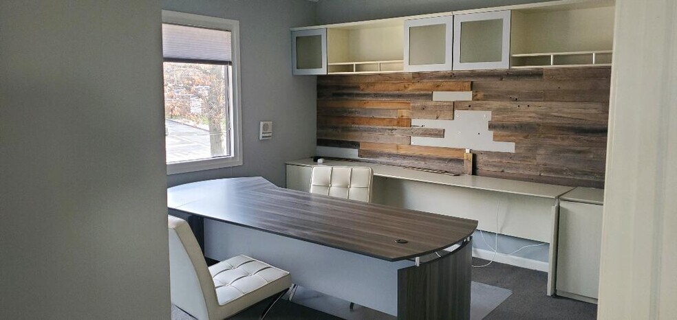 More Photos Of 1444 Clove Rd, Staten Island Office For Lease
