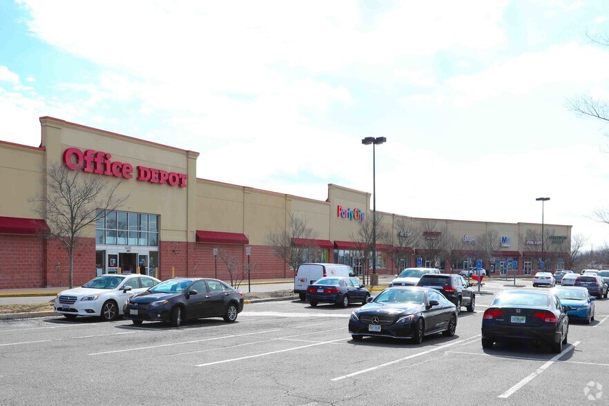 Primary Photo Of 14401-14423 Chantilly Crossing Ln, Chantilly General Retail For Lease