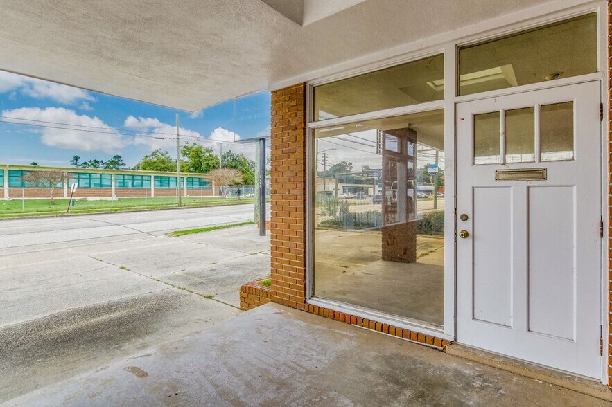 More Photos Of 2220 N Palafox St, Pensacola Medical For Sale
