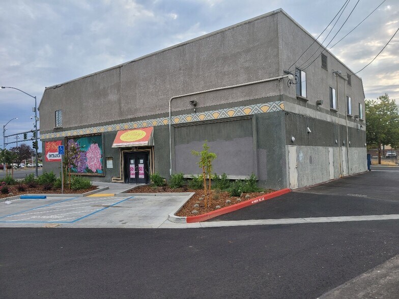 More Photos Of 2322-2326 Del Paso Blvd, Sacramento Storefront Retail Residential For Sale