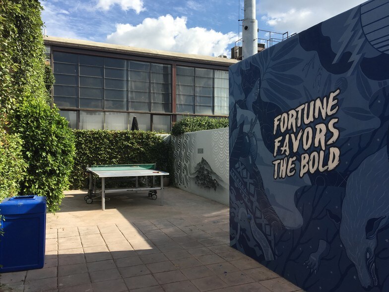 More Photos Of 2662-2684 Lacy St, Los Angeles Loft Creative Space For Lease