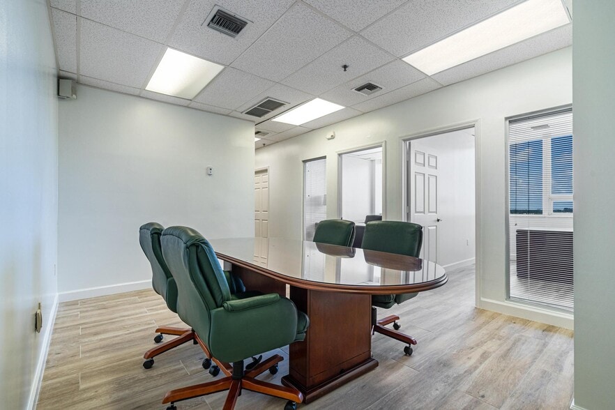 More Photos Of 2455 E Sunrise Blvd, Fort Lauderdale Loft Creative Space For Sale