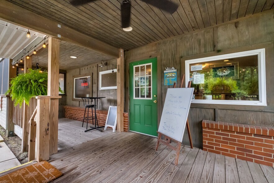 More Photos Of 892 Woodville Hwy, Crawfordville Restaurant For Sale