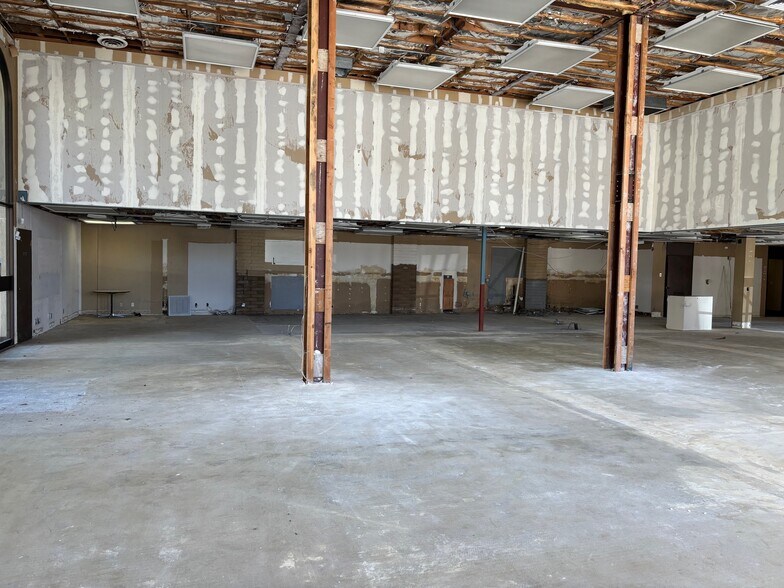 More Photos Of 499 Alvarado St, Monterey Freestanding For Lease