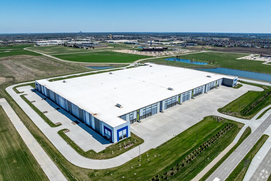 More Photos Of 12501 Plum Dr, Urbandale Distribution For Sale