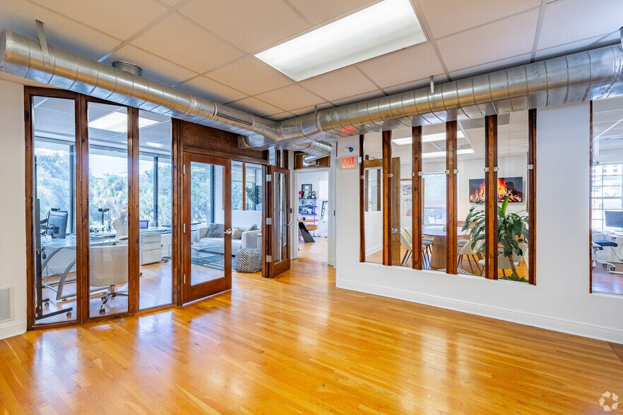More Photos Of 320 1st Ave N, Saint Petersburg Loft Creative Space For Lease