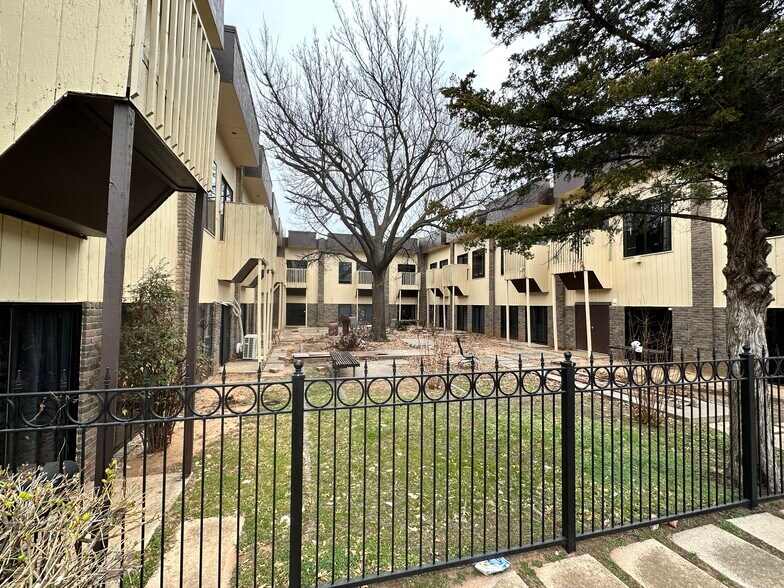 More Photos Of 6600 N Meridian Ave, Oklahoma City Office For Lease