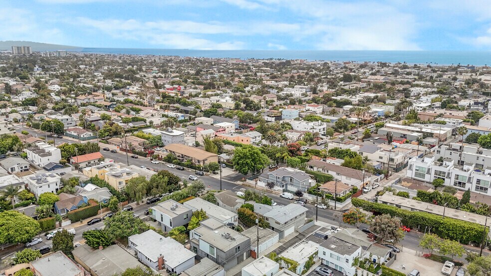 More Photos Of 705 Flower Ave, Venice Apartments For Sale