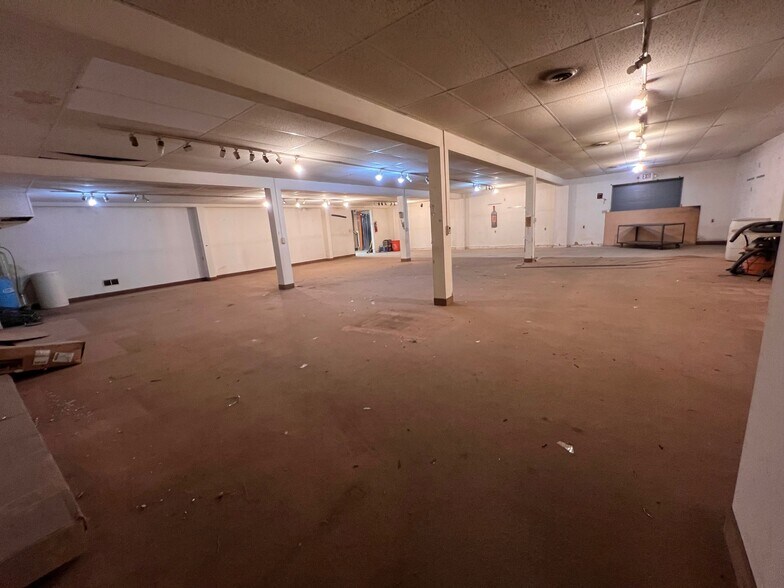 More Photos Of 265 Harrisonville Lake Rd, Pilesgrove Service For Lease