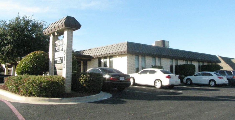 Primary Photo Of 1615 Precinct Line Rd, Hurst Office For Lease