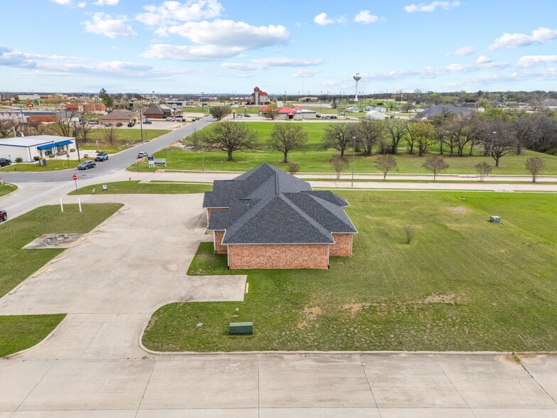 More Photos Of 401 Center Court Dr, Bridgeport Medical For Lease