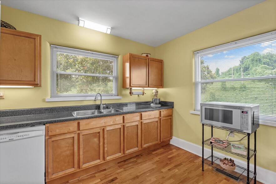 More Photos Of 129-131 Elizabeth St, Athens Lodge Meeting Hall For Sale