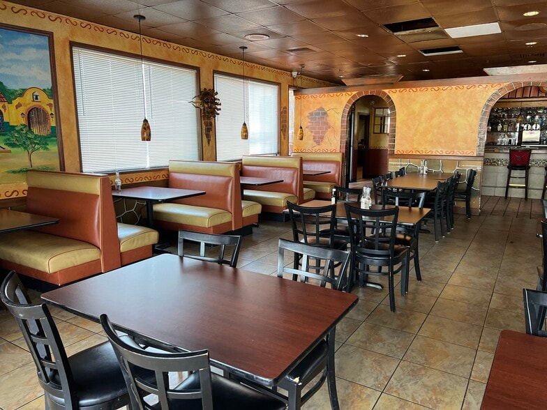 More Photos Of 3031 Mahoning Ave, Youngstown Restaurant For Sale