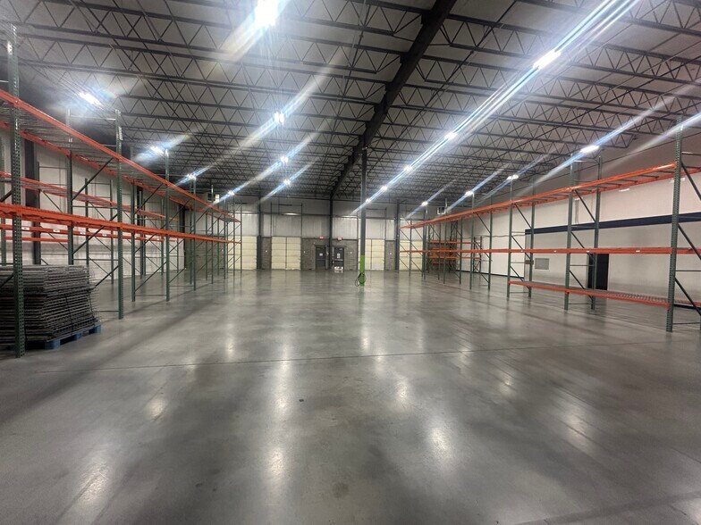 More Photos Of 210 Bridgewater Rd, Aston Light Manufacturing For Lease