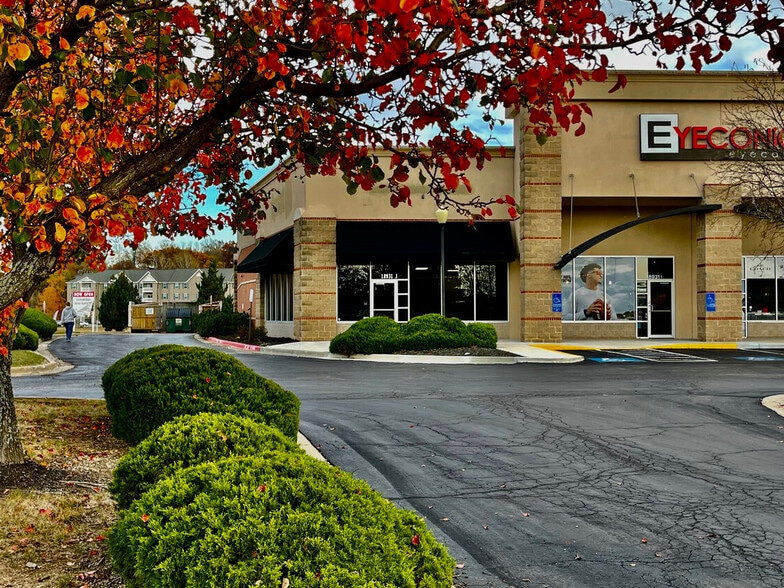 More Photos Of 18931 E Valley View Pky, Independence Storefront Retail Office For Lease